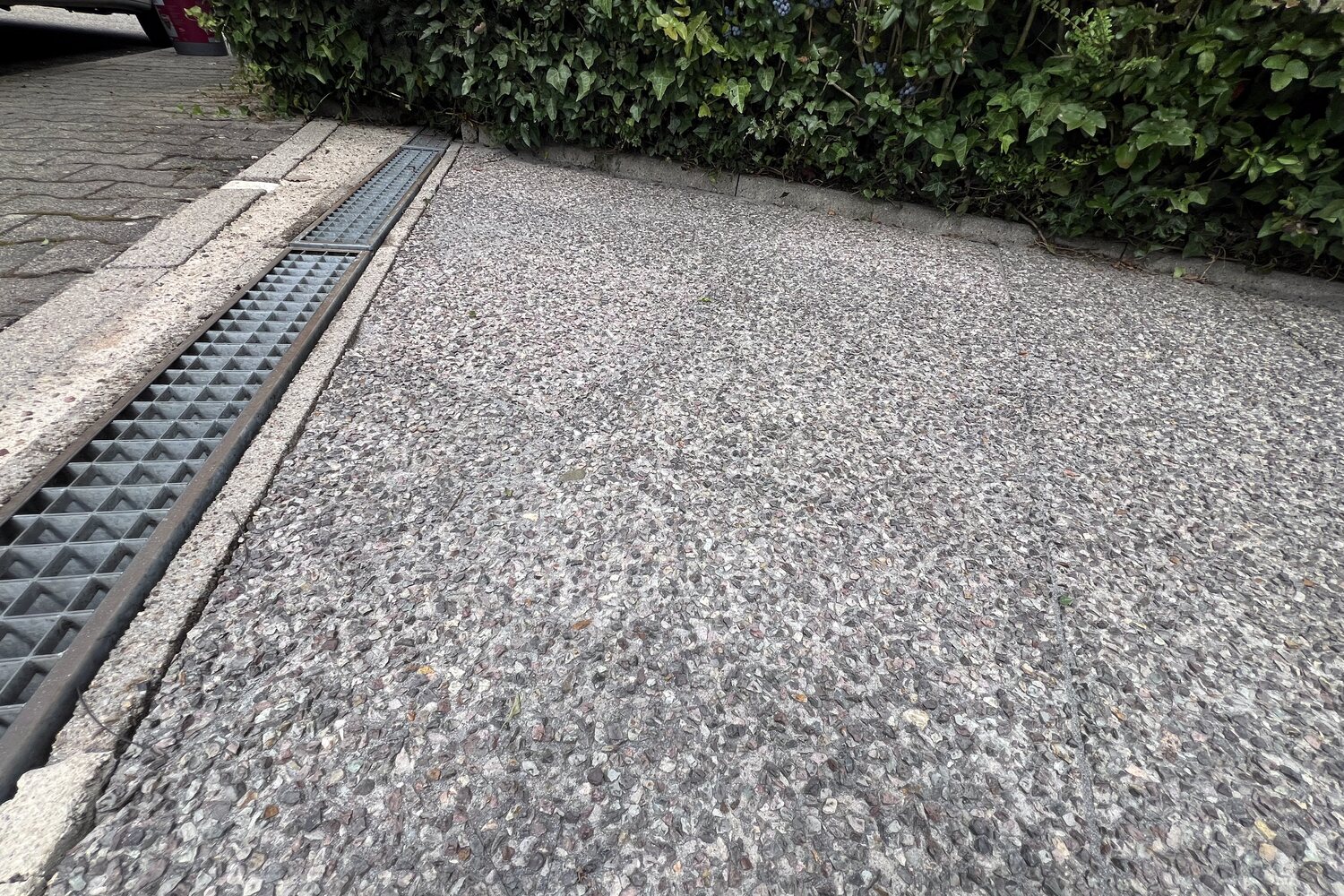 Dieselbe Fläche nach der Reinigung, wie neu